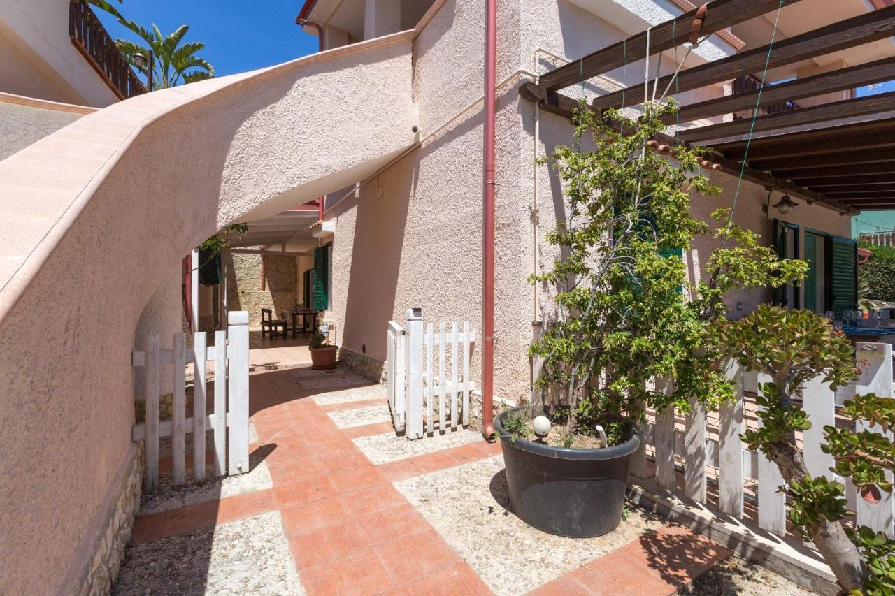Apartamento Il Bacio del Sole by BarbarHouse Vieste Exterior foto